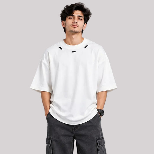Round neck with metal touch