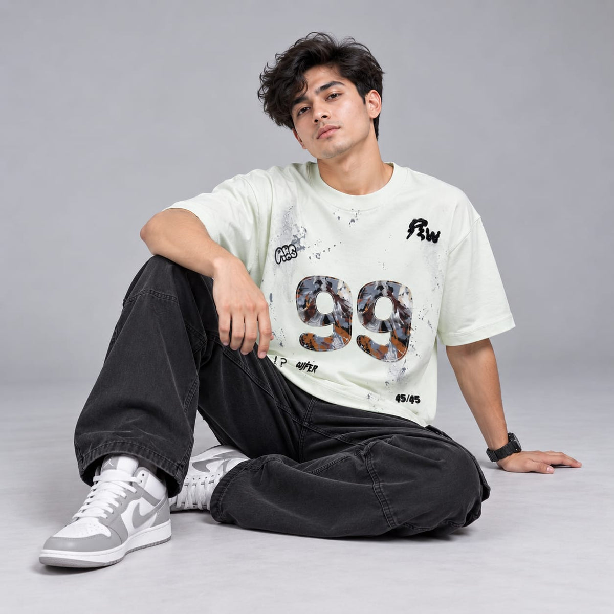 Round neck Regular fit