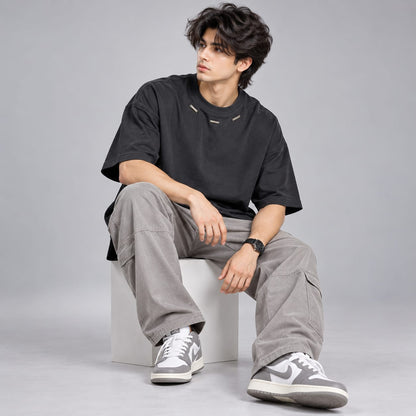 Round neck with metal touch